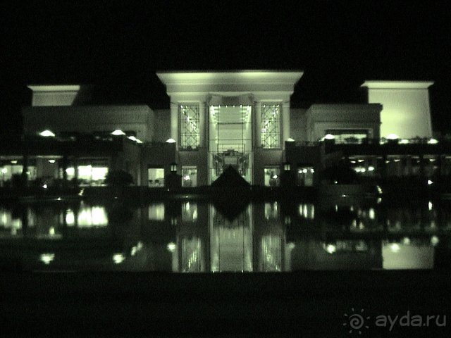 Шератон ночью