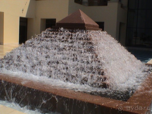 Знаменитая пирамида Шератона