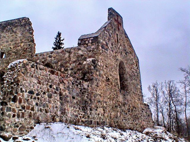Крестонрсцев давно уж нет,а замок остался и неплохо выглядит!