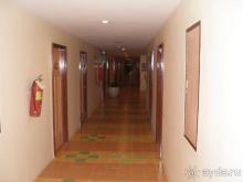 нормальный, чистый, соответствует 3*.