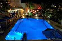 Бархатный отпуск на Крите + поездка на Санторин