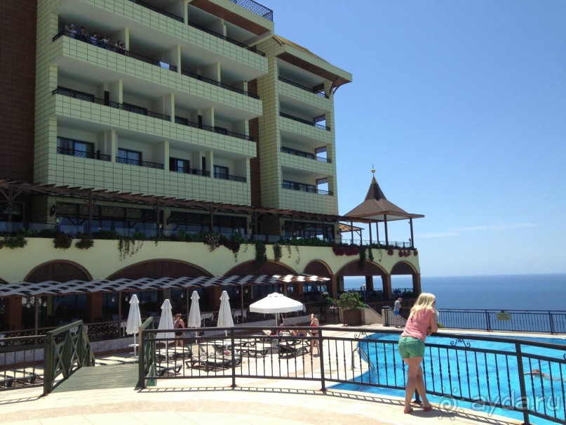 фото Utopia World Hotel