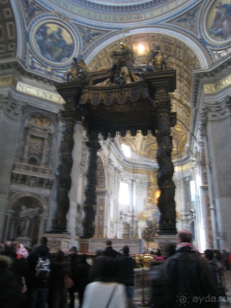 Посещение Крипты под Собором Святого Петра Посещение Крипты под Собором Святого Петра