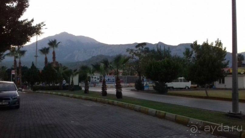 Не рекомендую, отель 2* с натяжкой