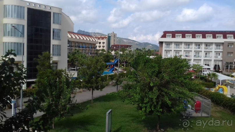 Не рекомендую, отель 2* с натяжкой