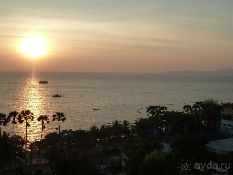 Закат над нашим пляжем