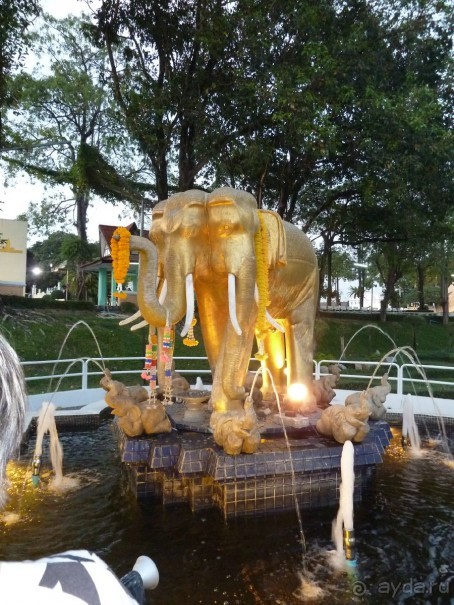 слон- священное животное Тая