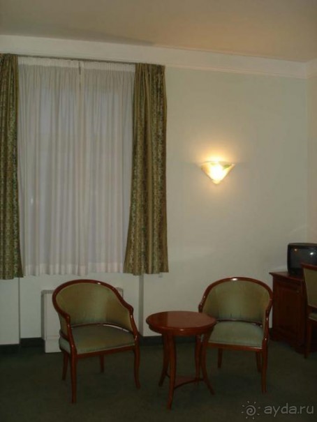 Отель почти центре Праги, на спокойной улочке.