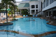 Отель Камелот 3*, бассейн