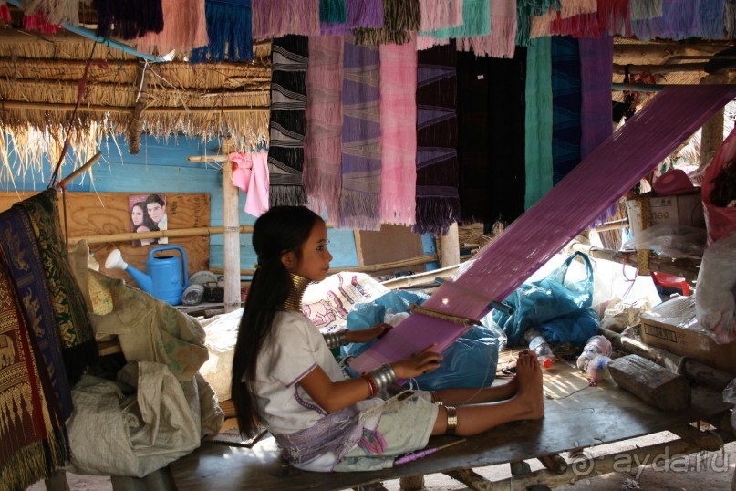 В деревне племени Каренов