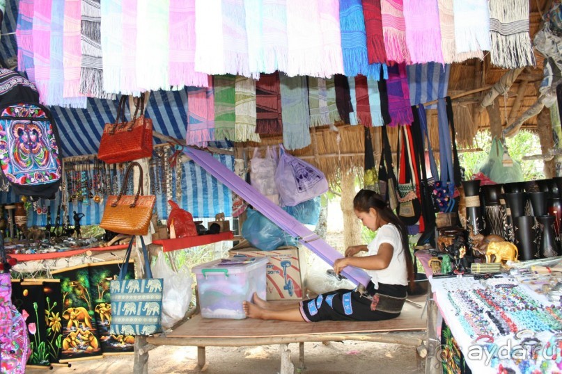 В деревне племени Каренов