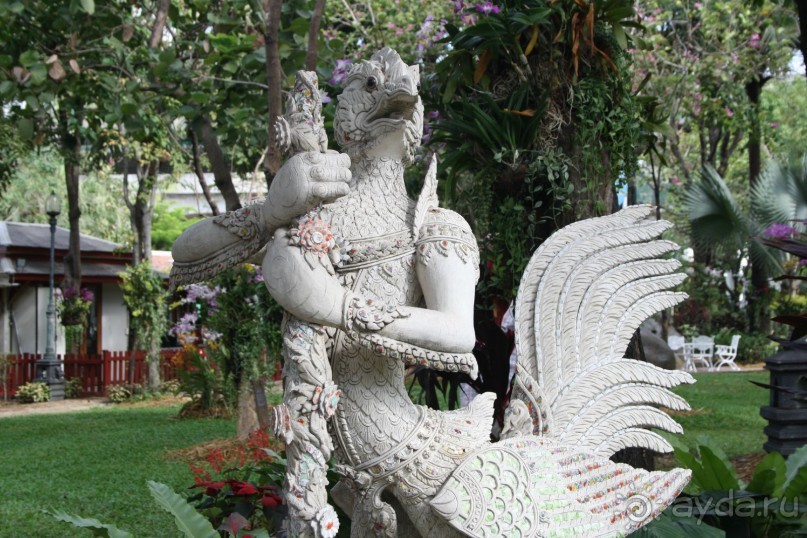 Музей Эраван. В саду