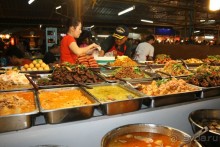 Паттайя. Ночной рынок на Тепразите. Вот она, экзотика Азии