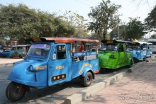 Тук-тук - этот вид транспорта еще востребован до сих пор.