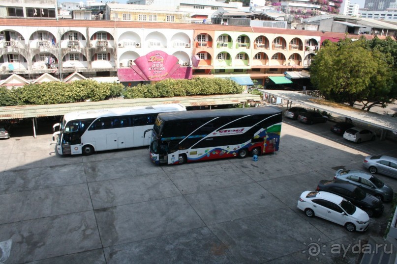 Ну вот, и автобус приехал.