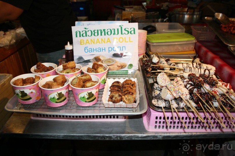 Паттайя. Ночной рынок на Тепразите. Вот она, экзотика Азии. Сладости из банана