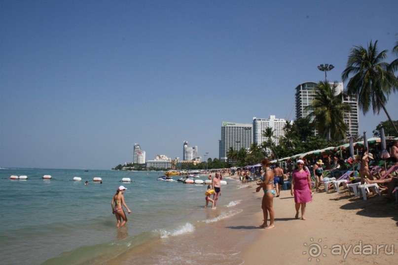 Пляж в центре Паттайи. 