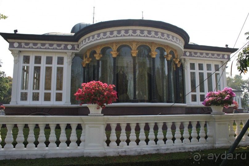 Аюттая. Королевская летняя резиденция. Здесь останавливался русский царь Николай II