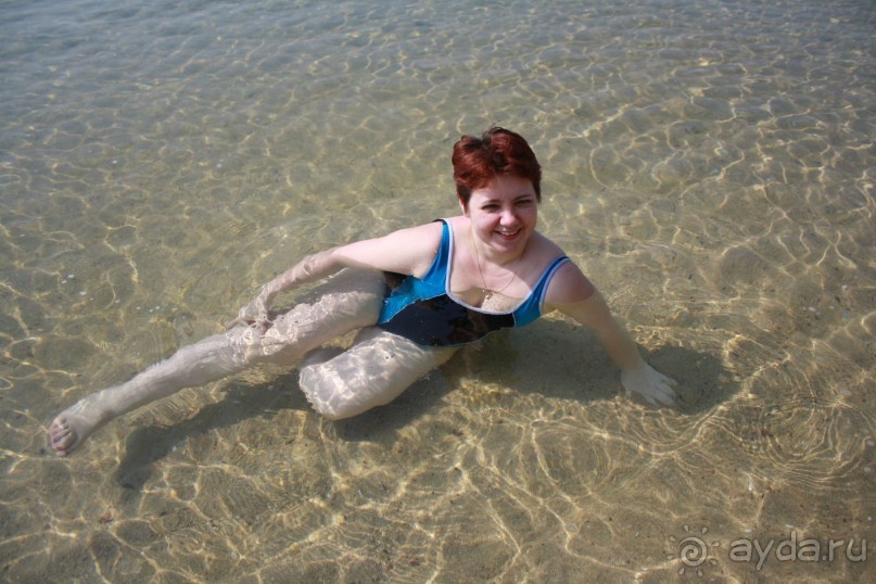 Водичка, ух! Прохладная. Нынче что-то у них не жарко еще!