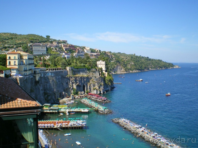 пляж в центре Сорренто