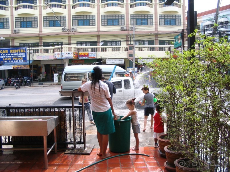 Сонгкран 2006