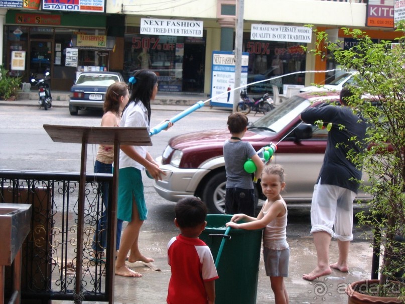 Сонгкран 2006