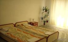 Дом - гостиница Kaмови, Апартамент 2 - комната