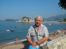 НА ПЛОЩАДКЕ ПЕРЕД ЛЕСТНИЦЕЙ В 208 ступенек.