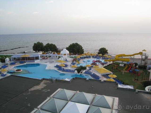 Ленивый отдых в Митсис Серита Бич для не особо притязательных