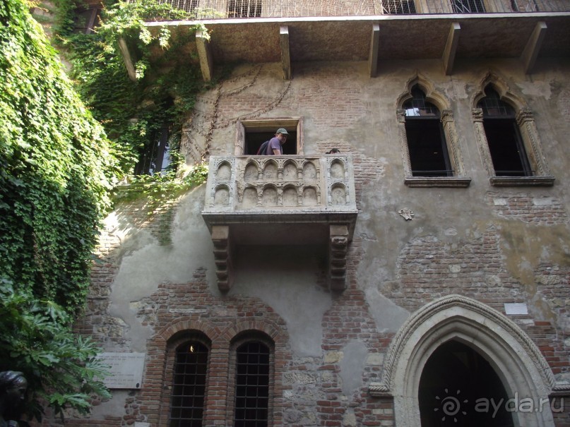 Балкон джульетты. можно подняться туда за доп.плату