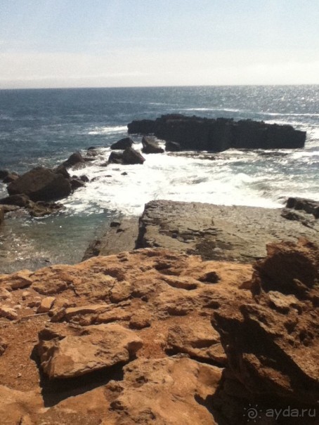 заманивает океан в свои сети...