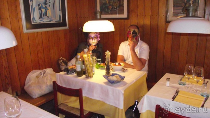 на нем: маска Казановы, на мне: маска ЛЕди