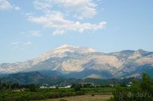 Вид из нашего балкона. Каждый день гора была разная и очень красивая.