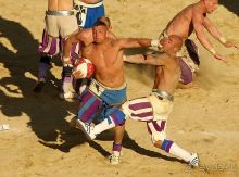 Флорентийский футбол БЕЗ ПРАВИЛ. В 2015 - 485 лет со дня осады Флоренции.