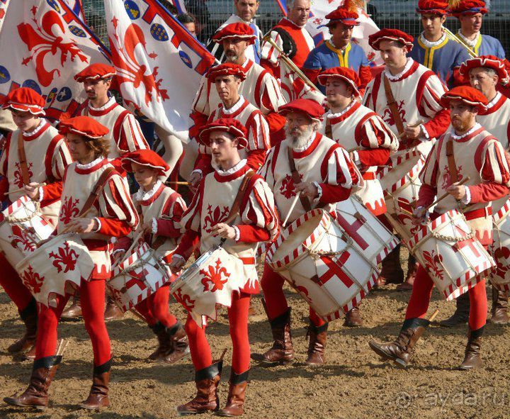 Флорентийский футбол БЕЗ ПРАВИЛ. В 2015 - 485 лет со дня осады Флоренции.