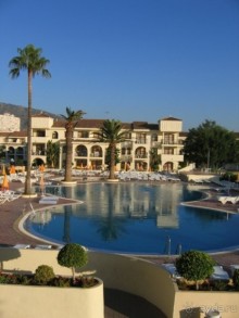 Puente Real.. Бассейн рано утром