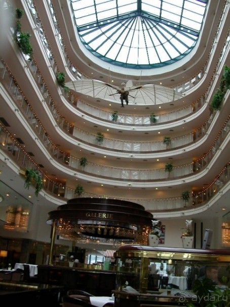 Холл отеля Maritim.