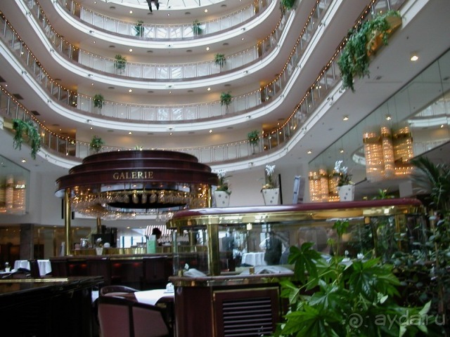 Холл отеля Maritim.