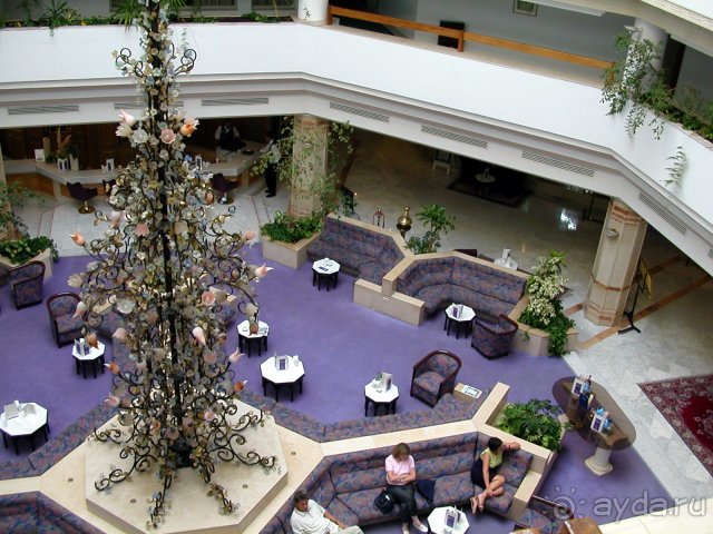 Холл отеля Sol Azur. Вид с верху
