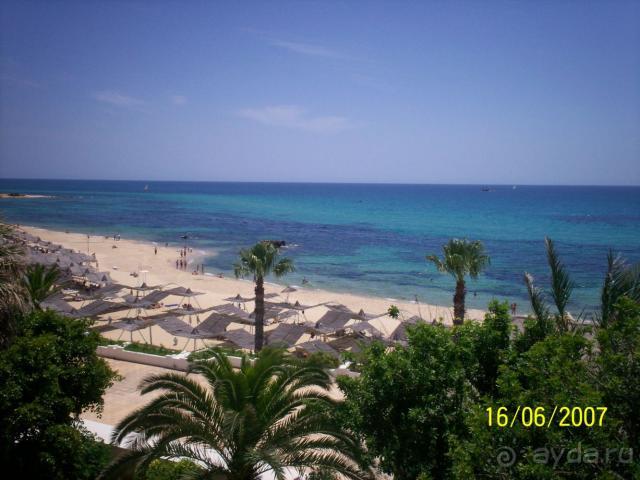 Хороший отель. Загар, спать, книжки читать.