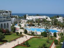 Средний возраст 65 лет. С нашим приездом стало 63 :))