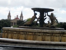 Фонтан Тритонов в Валлетте и Собор св. Публия во Флориане