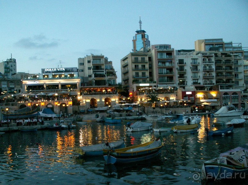 Набережная в заливе между Слимой и Сент Джулиансом