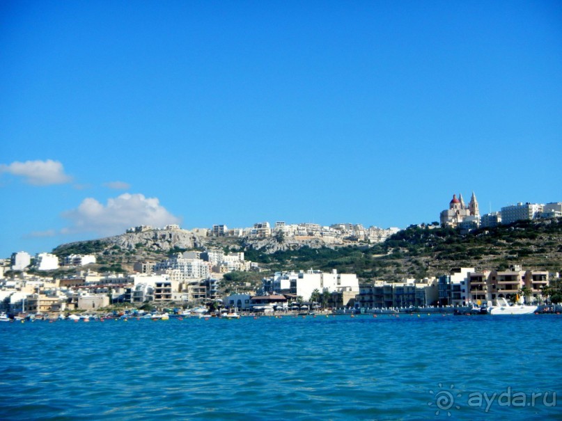 Меллиха - вид на церковь с пляжа