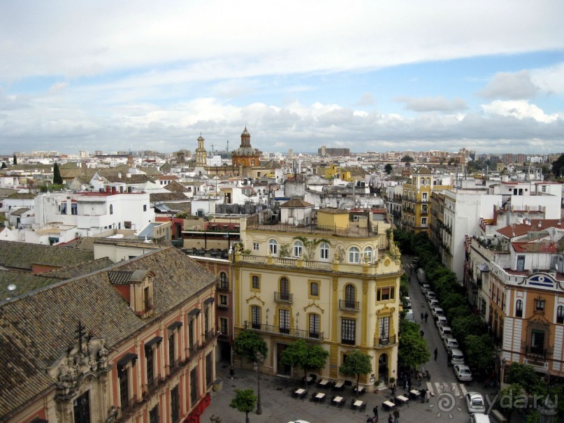 Вид на город с башни Хиральда