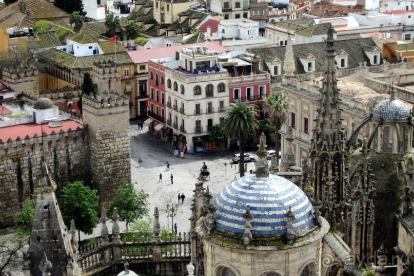 Вид на город с башни Хиральда