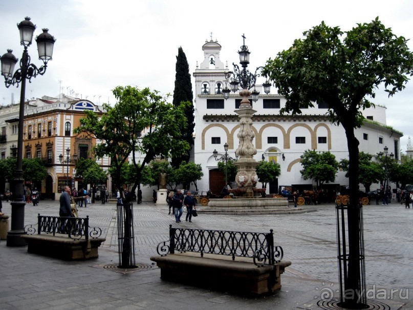 Севилья - площадь перед Кафедральным собором