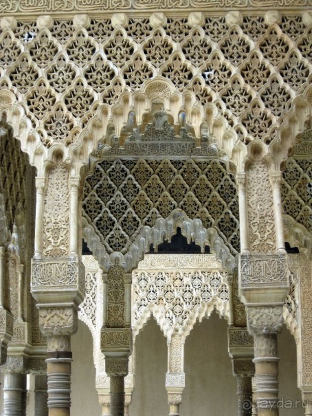 Резные арки Львиного дворика