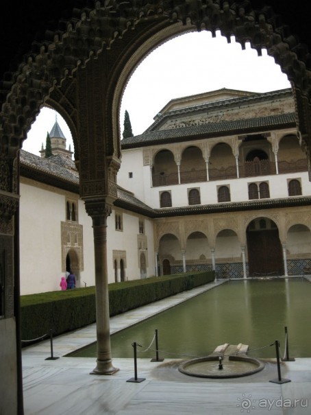 Дворик Аррайянес