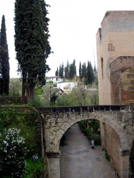 АЛьгамбра - крепостные сооружения